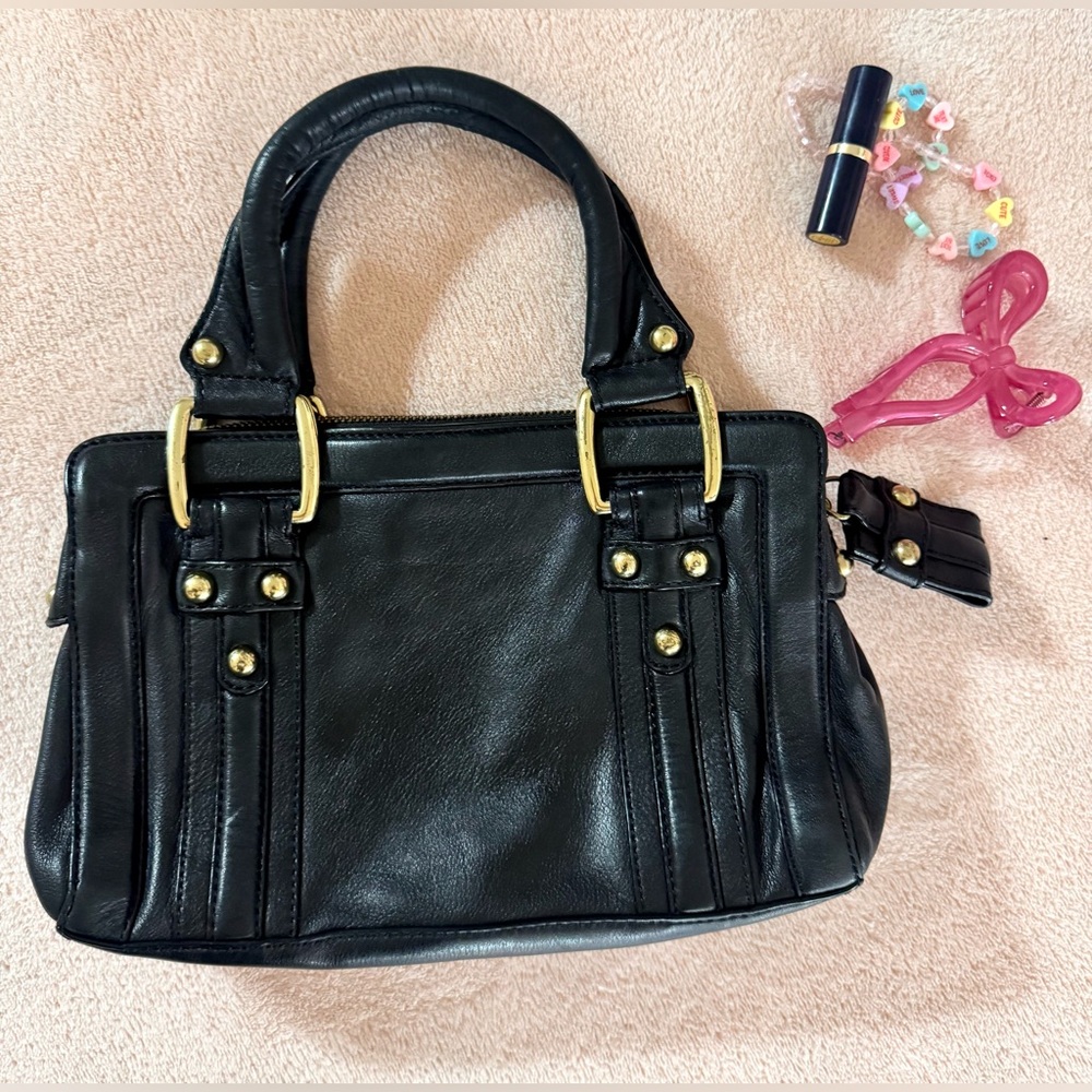 Banana Republic— Vintage Y2K Cow Leather Shoulder Bag ✨